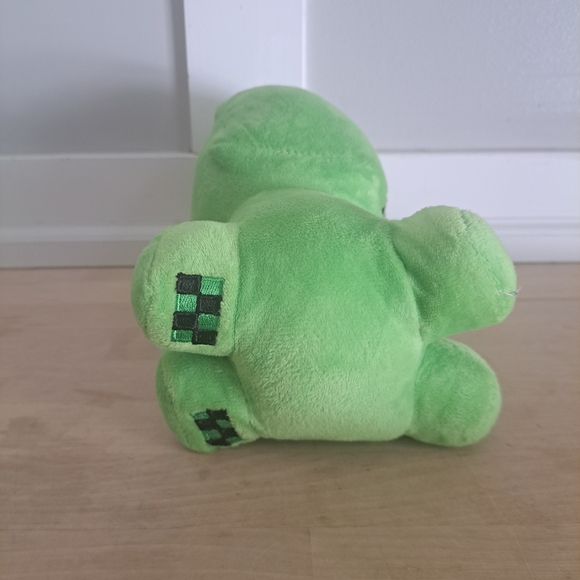 Minecraft Creeper Plush – 9” Green Stuffed Toy – Gamer Collectible - Picture 2 of 6
